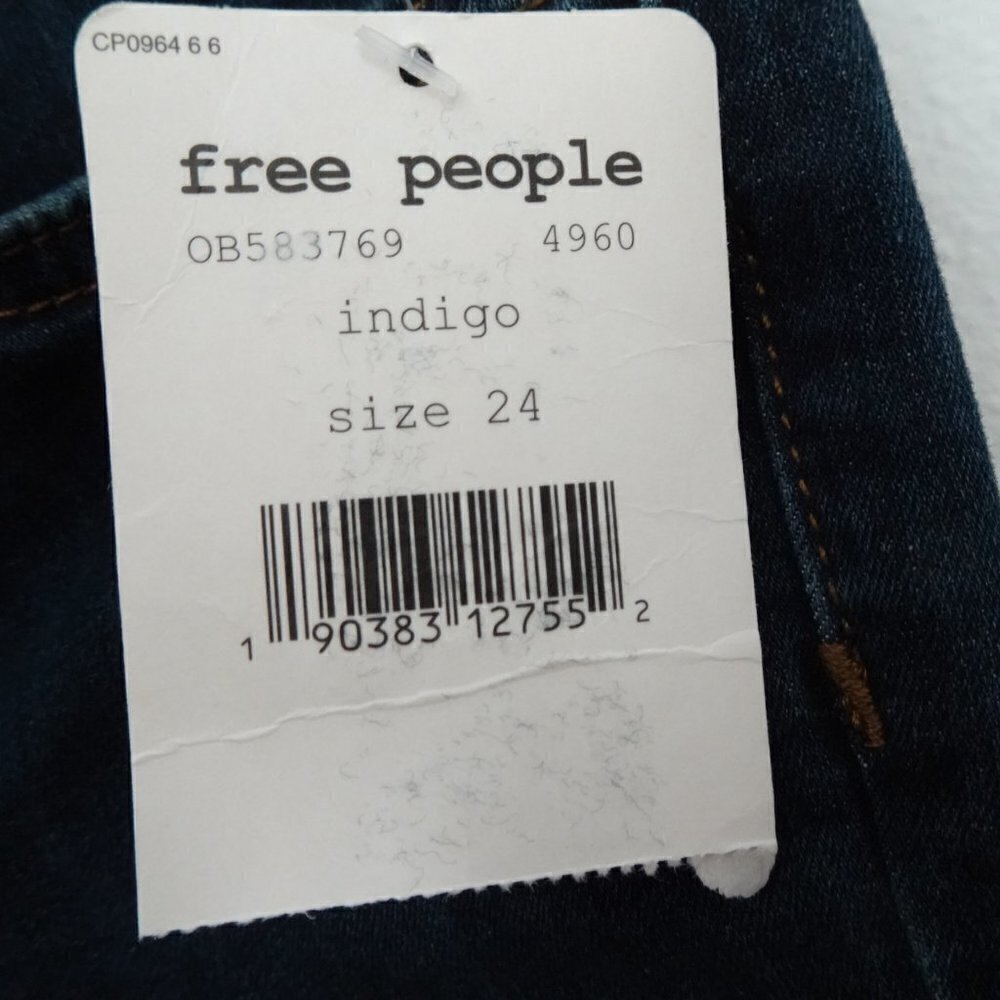 Free People Distressed Knee Jeans Women's Size 24 Blue Denim High Rise - Picture 8 of 8